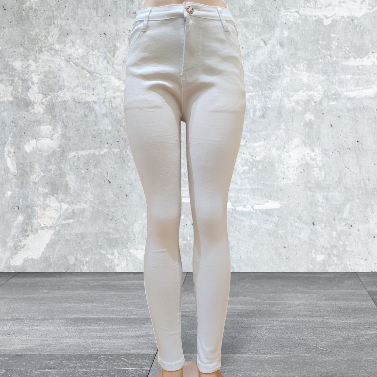 White Skinny Jeans ( AM )