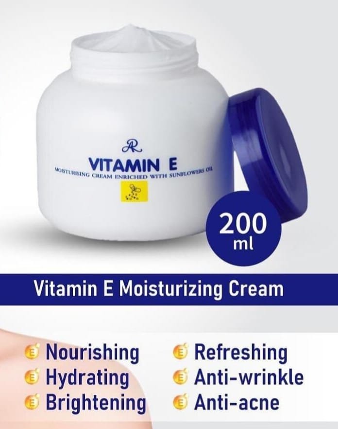 AR Vitamin E Moisturizing Cream Enriched With Sunflower Oil 200 ml. ( M&H )